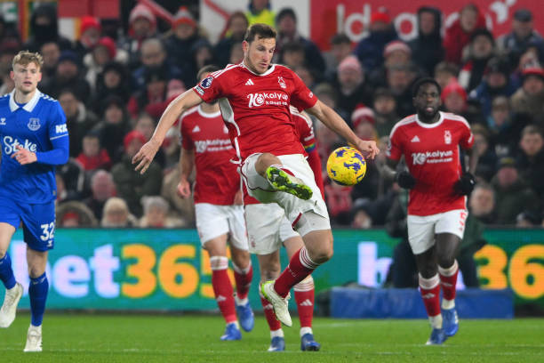 加盟利雅得 加盟利雅得