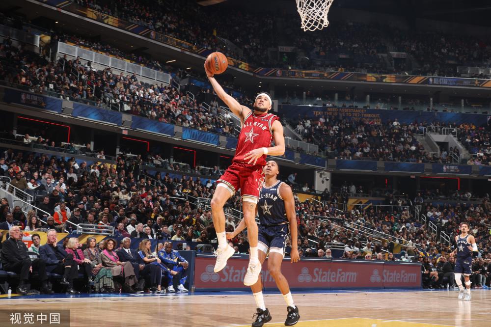 上演了一场 上演了一场